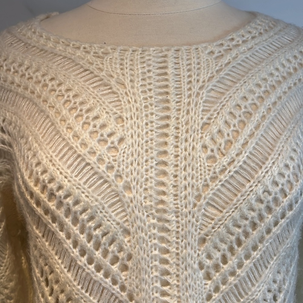 DEX open weave , crochet style pull over sweater in cream size medium - Picture 4 of 11